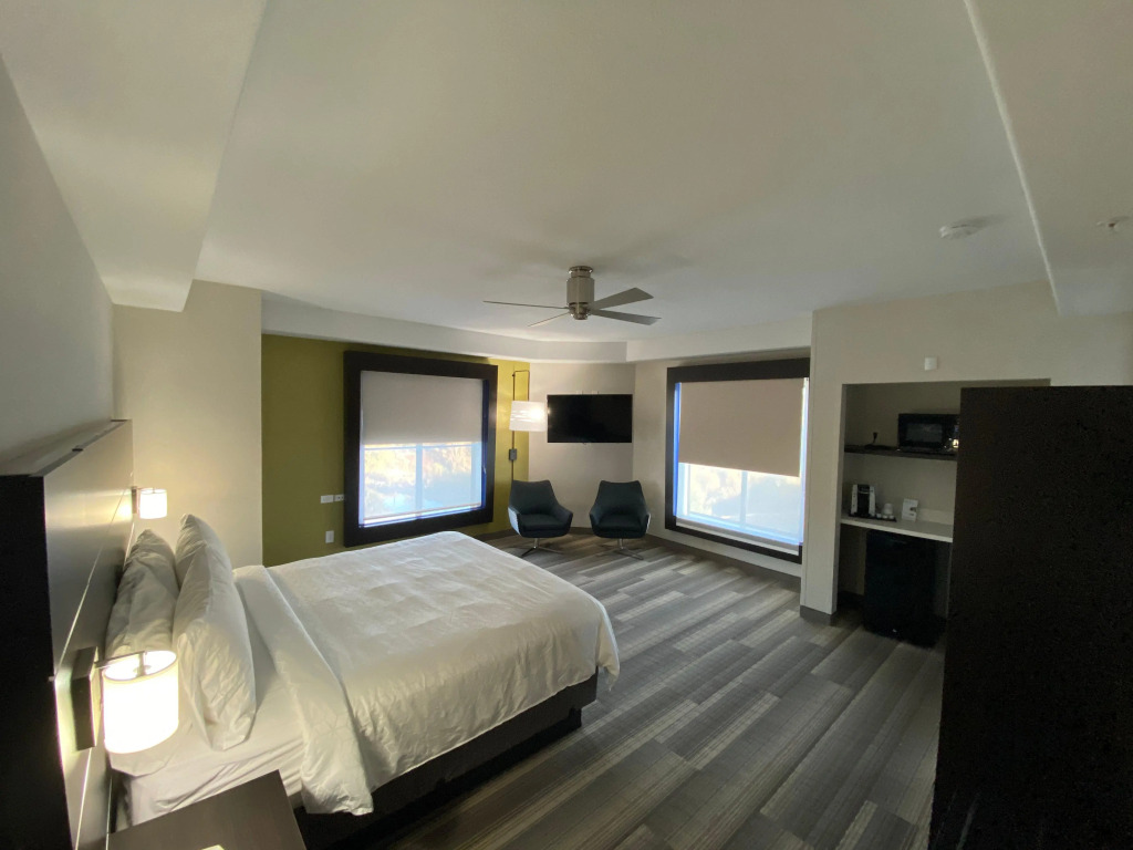 Holiday Inn Express & Suites El Dorado Hills by IHG