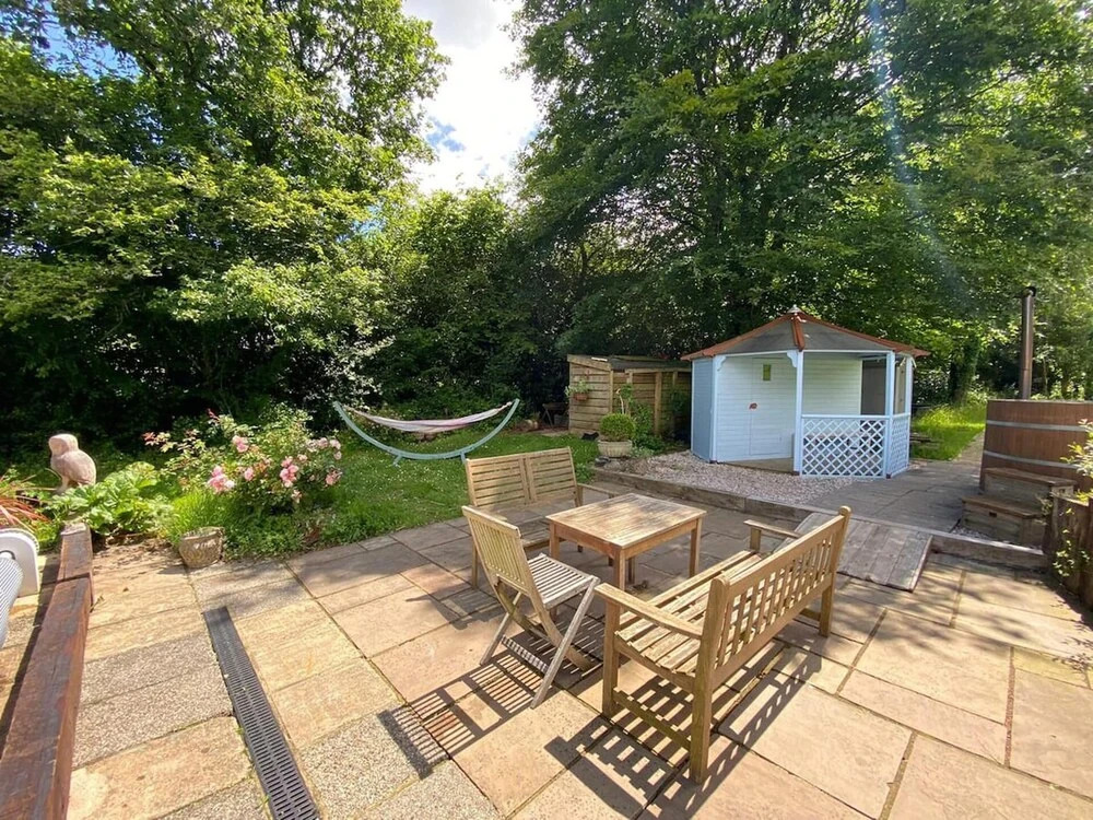 Family Home With Large Garden and Pool Near Totnes