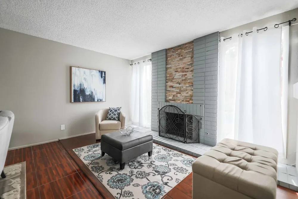 Vegas Delight | Lovely 4Bd w/ Sparkling Pool!