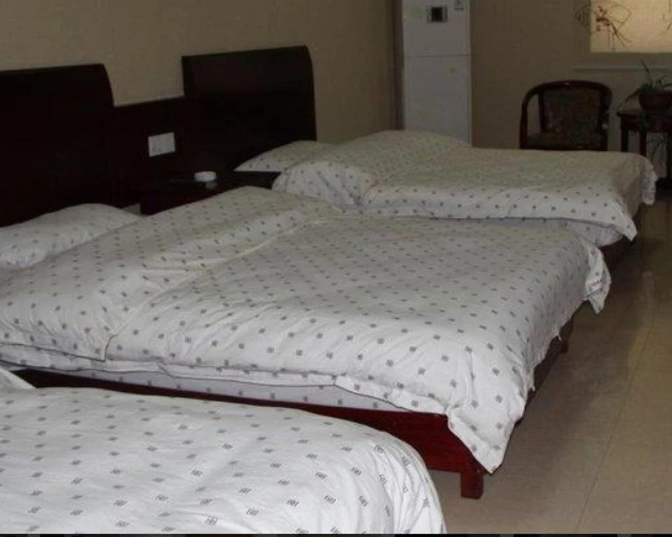 Jiuhua Mountain 7766 Business Hotel