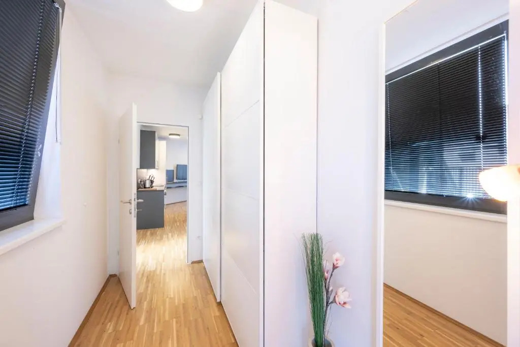Modern City Hideaway Graz by ichbucheAT