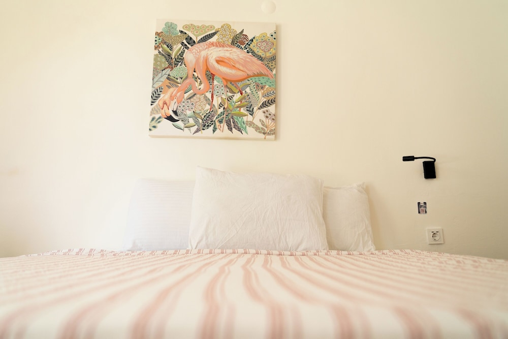 Lilium Rooms