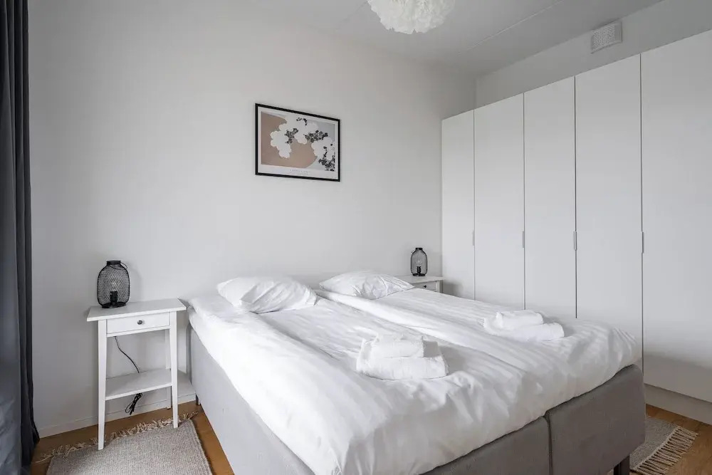 Modern 2BR Apartment with Sauna & Large Balcony