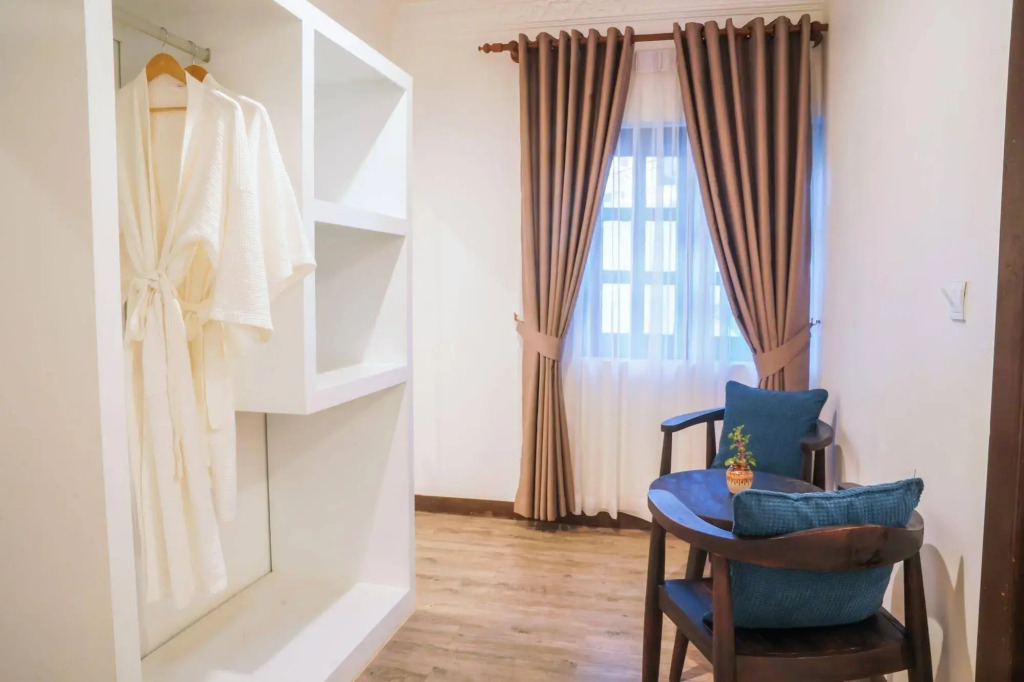 Angkor Yellow Villa