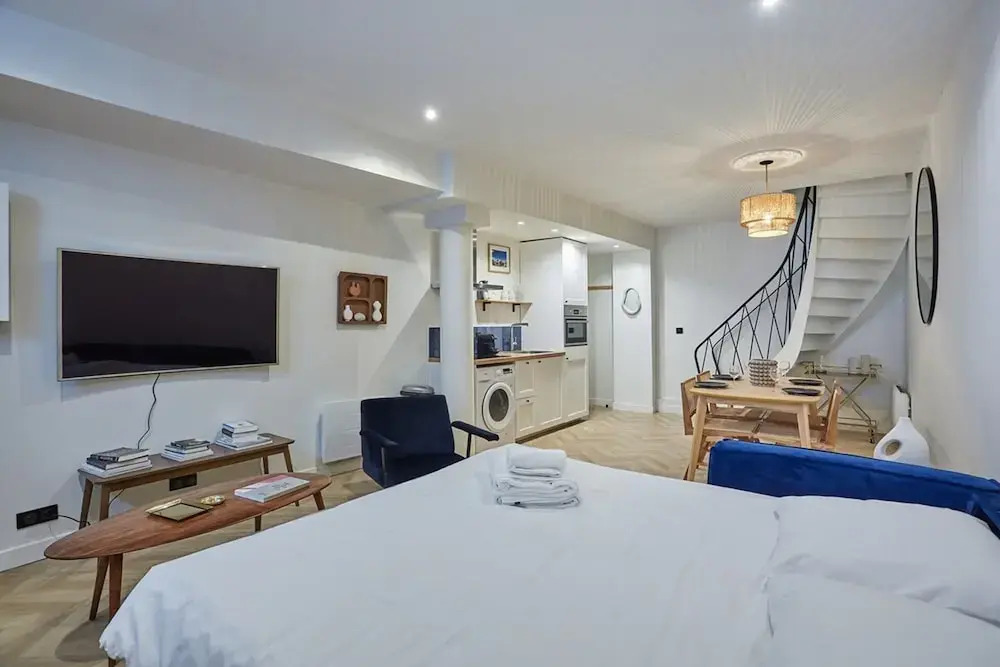Charming & Modern Duplex Apartment Center of Paris