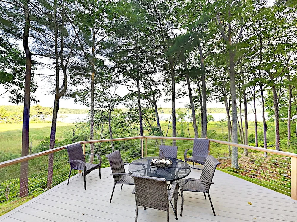 Nature Lover's Paradise 4 Bedrooms 2 Bathrooms Home