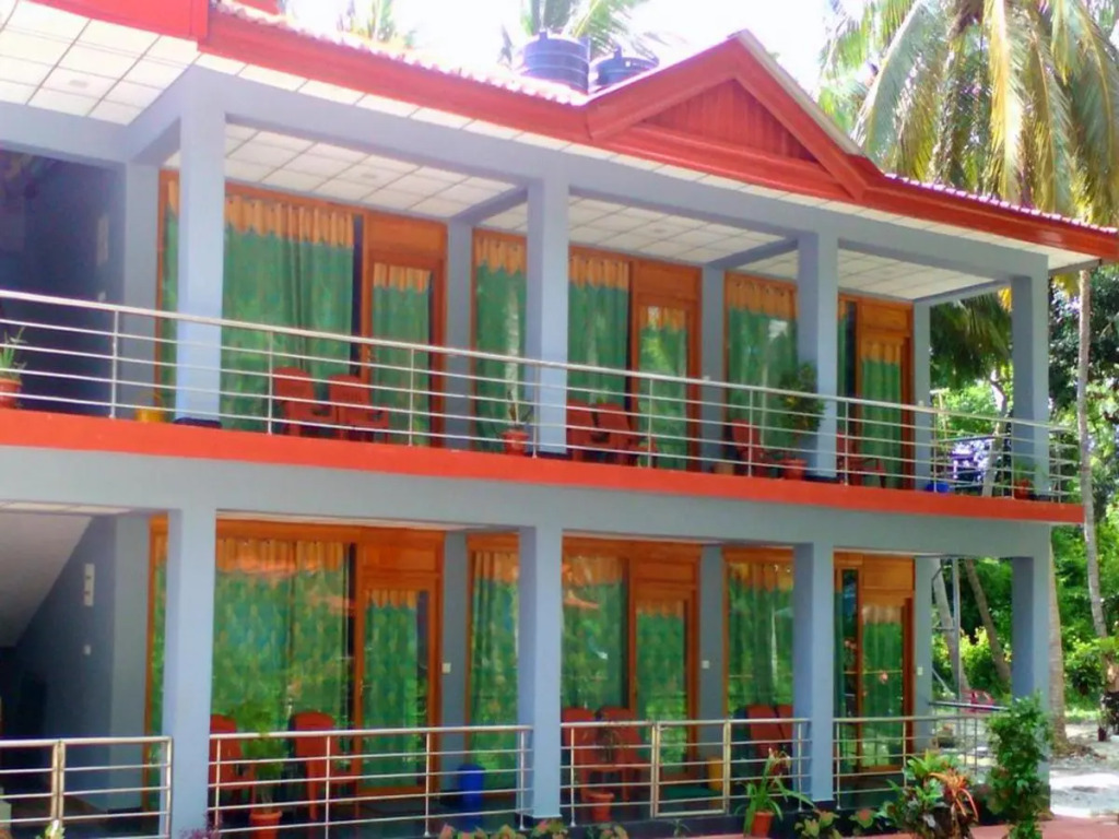 Coconhuts Beach Resort