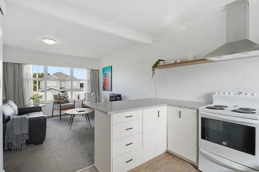 Renovated Takapuna 2BR Apt - Parking
