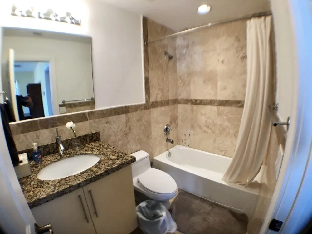 3BR Home wRooftop by Ideal Experience VR