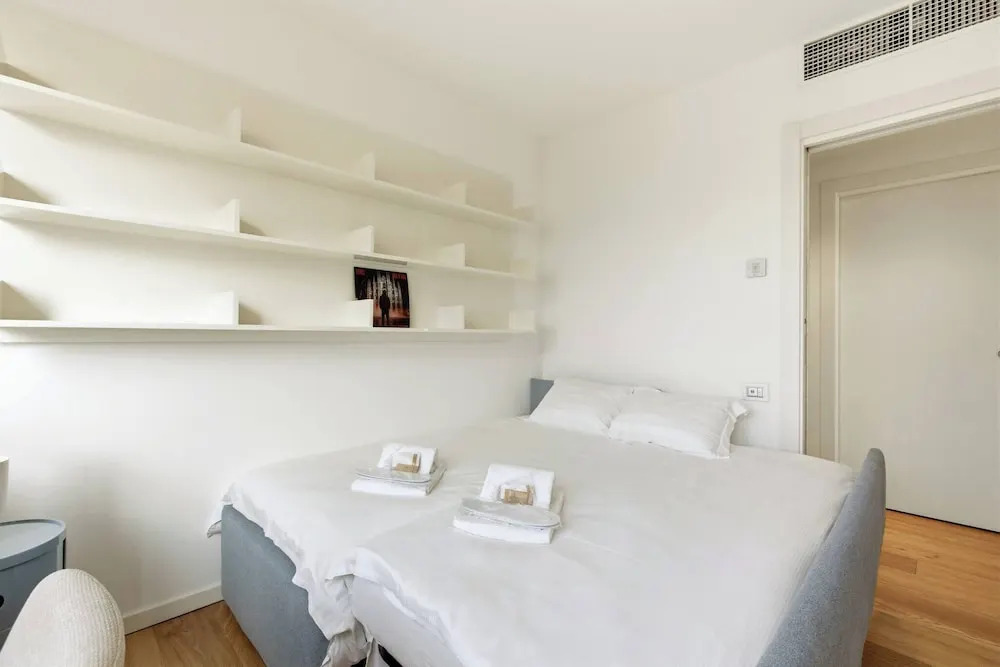 Generoso Luxury Lake View Suite in Lugano