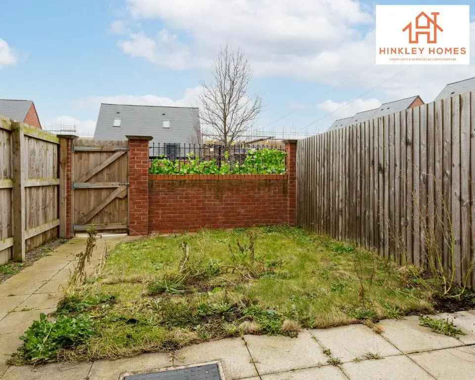 Newbuild 4bed - City Centre - Free secure parking! By Hinkley Homes Short Lets & Serviced Accommodation
