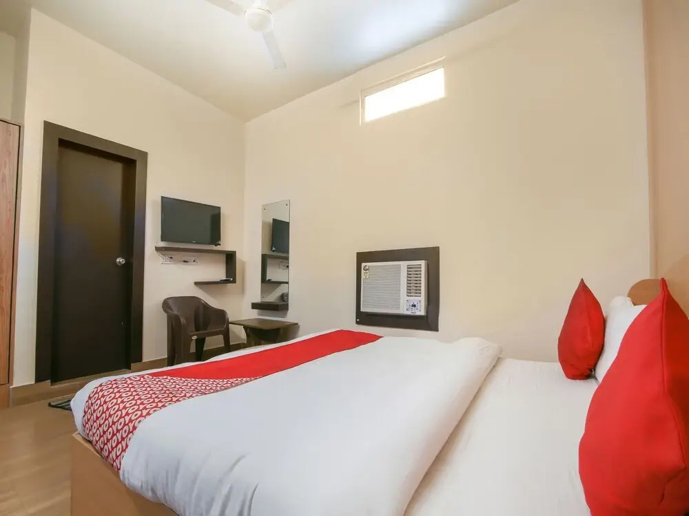 Hotel Crystal Riverside by OYO Rooms