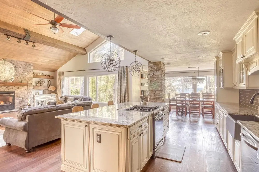 Stunning Ocean Views and Hot Tub Retreat - Elegant Coastal Sanctuary