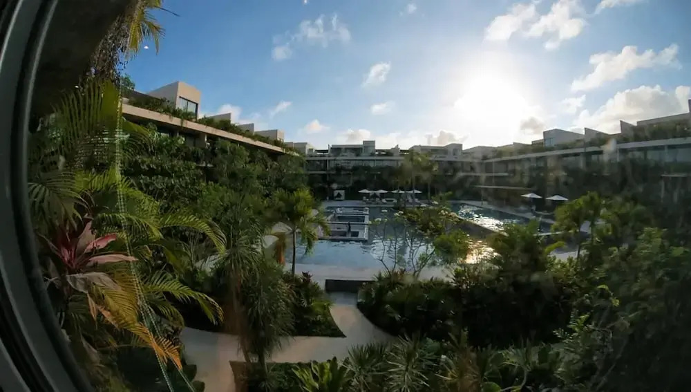 Large Studio With Private Courtyard and Shared Pool
