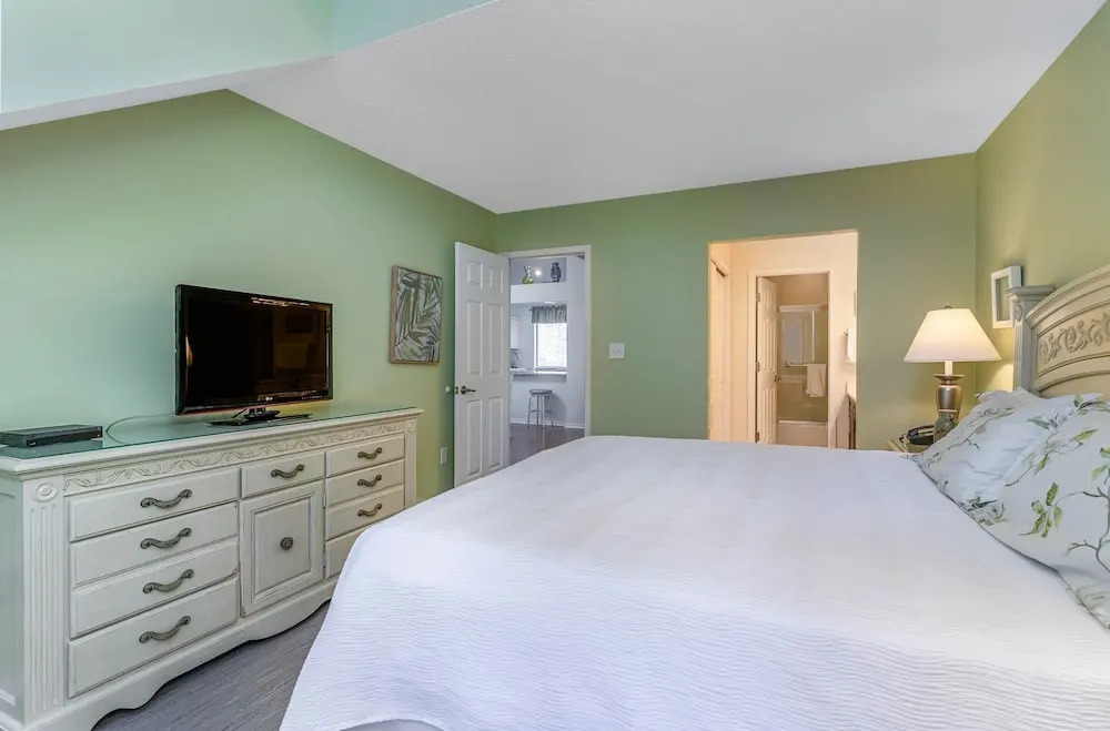 Clean and comfortable 2 bedroom 2 bath villa - 12G Richmond Park 2 Villa