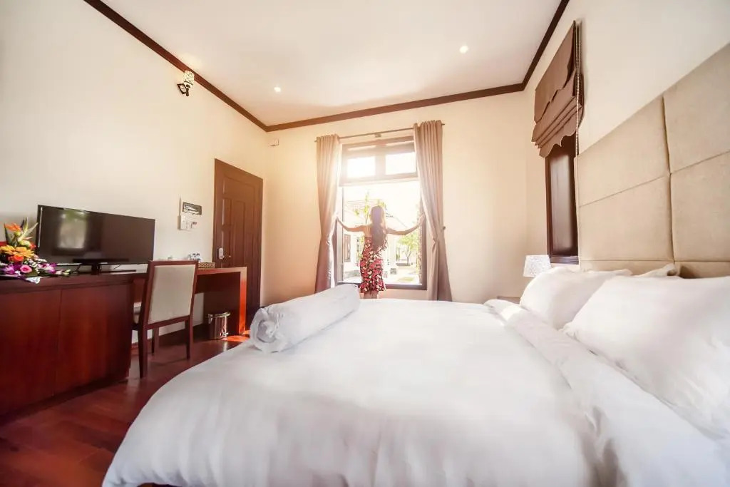 Ban Thach Riverside Hotel & Resort