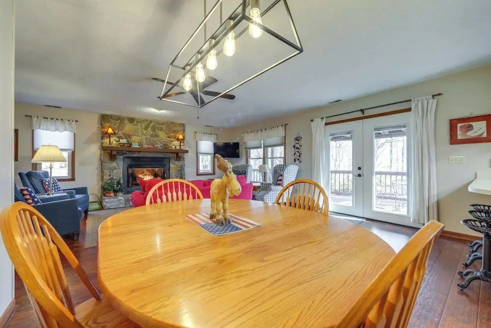 Walk to Golf Course, Mtn-view Maggie Valley Duplex