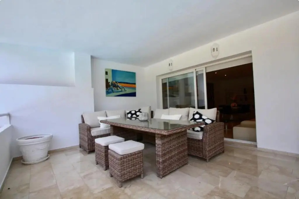 Charming 2 Bedroom Trocadero Arena area