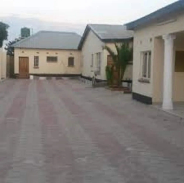 Kutwingi lodge