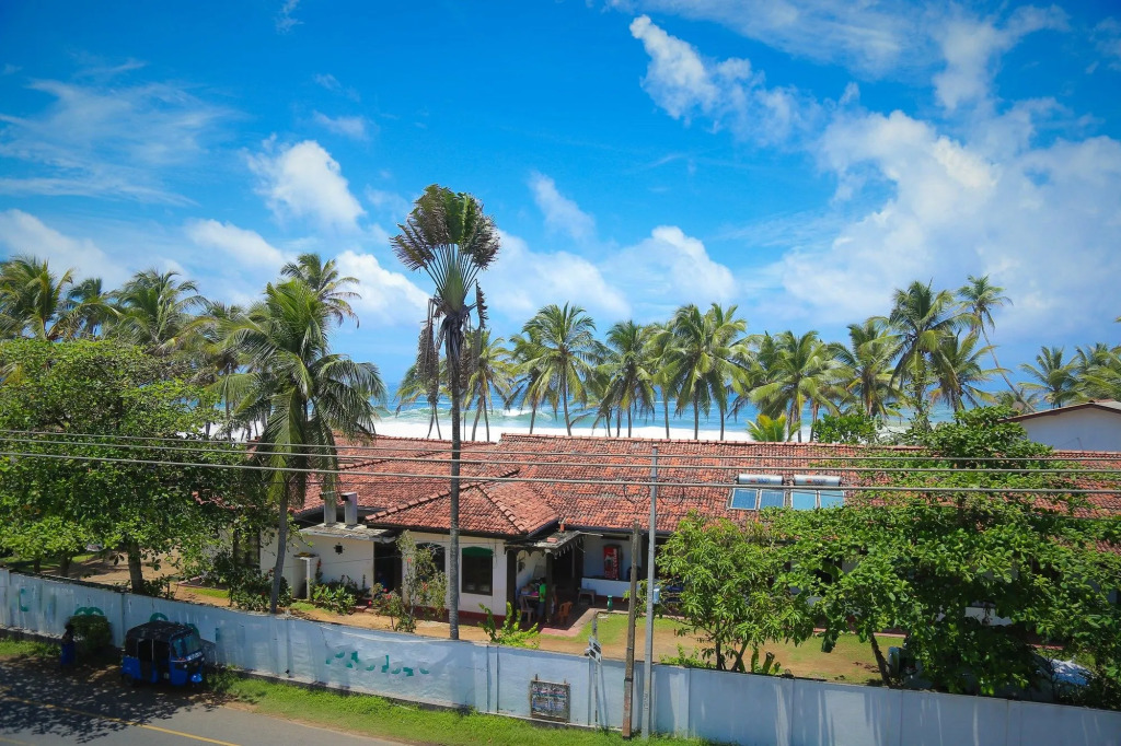 Aurora Hotel