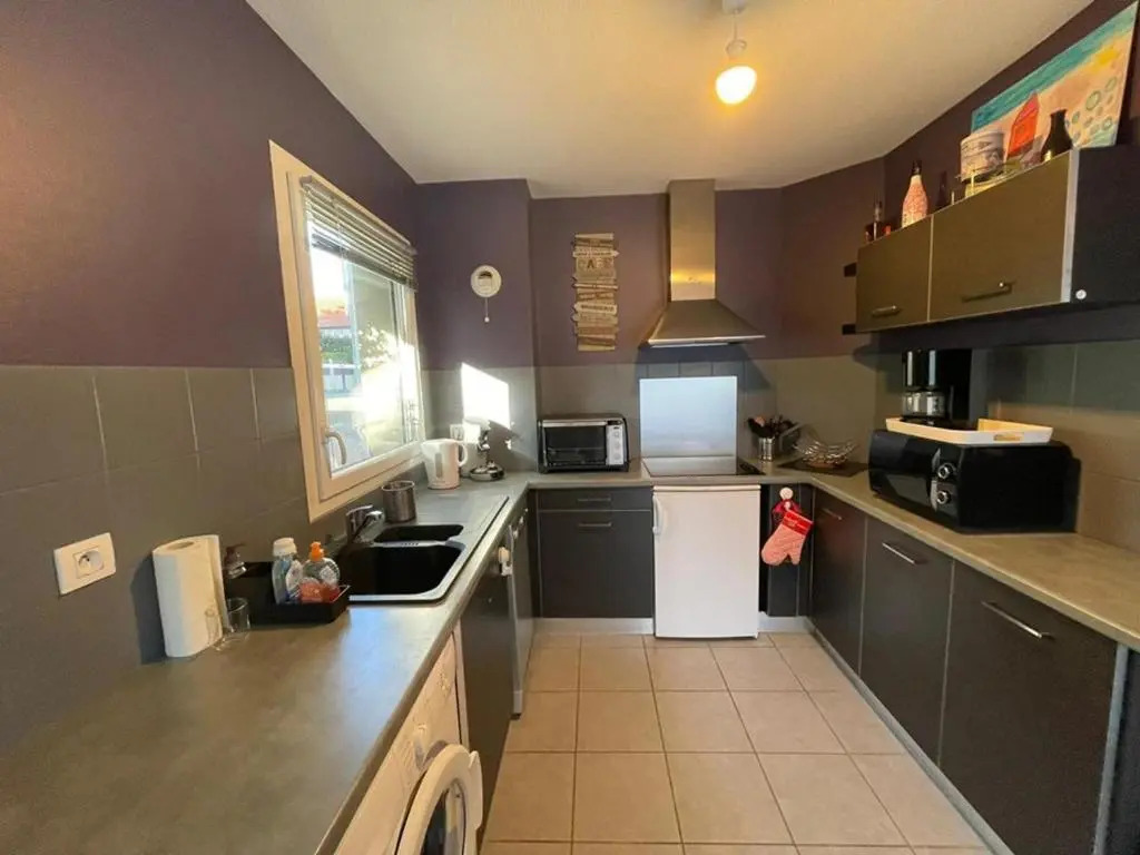 Appartement en rez-de-jardin à 100m de la plage avec terrasse et parking - FR-1-413-107