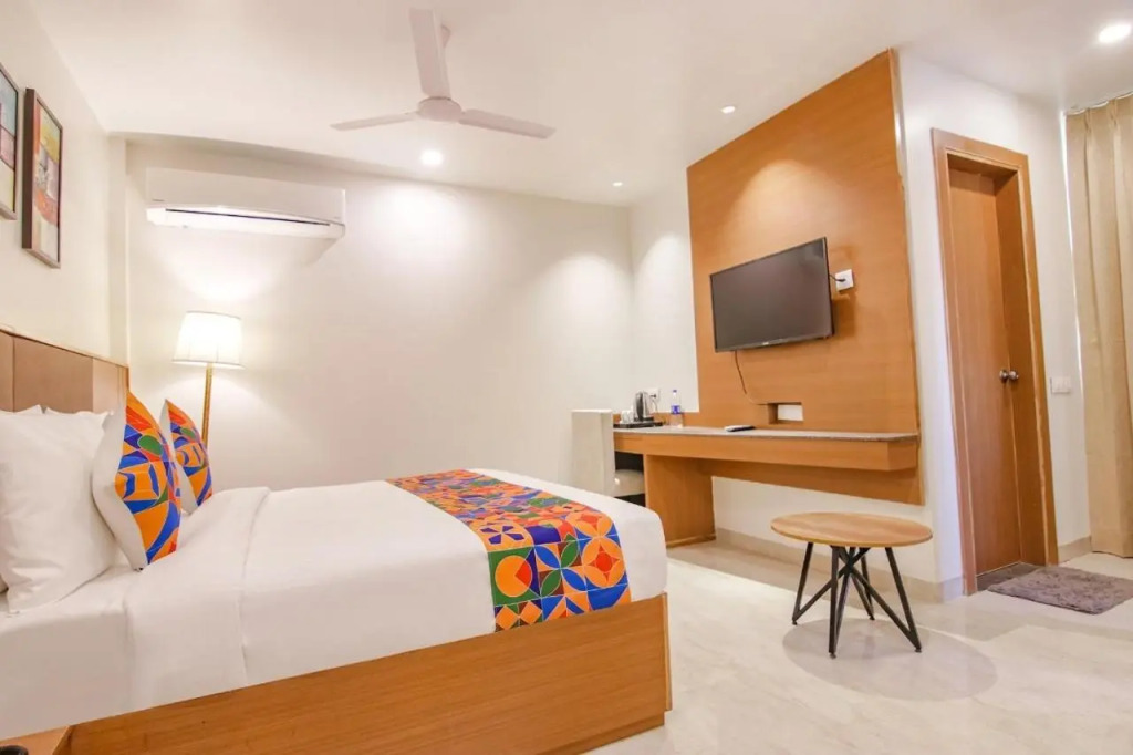 Saltstayz Select - Huda City Center