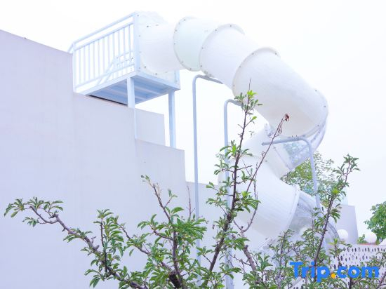 LuoLanXiao ZhuSpacious;PanoramicMountain Views; Designer Garden Boutique Inn
