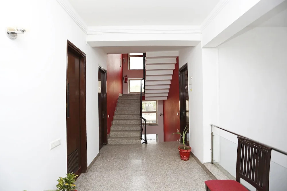 OYO Flagship Sector 31