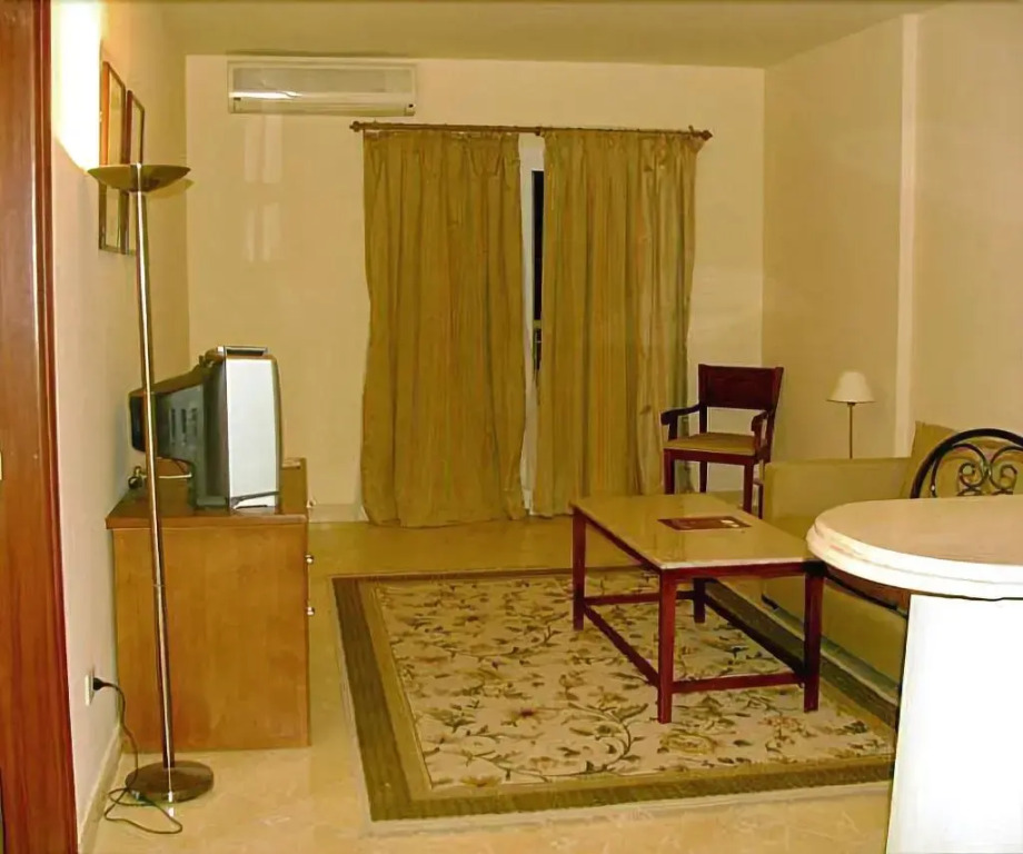 Golden Carven Hotel
