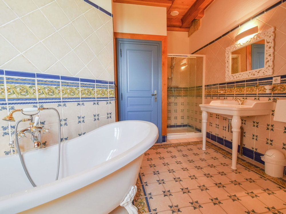 Elegant Villa in Saint-medard