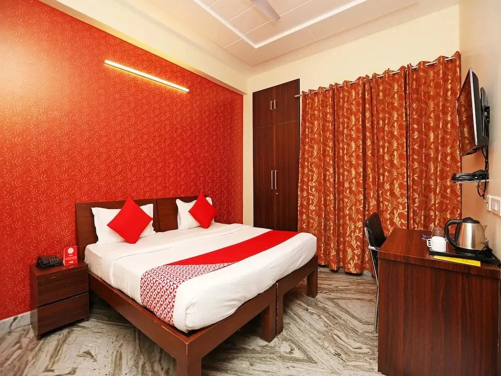 Hi Star Rooms By OYO Rooms
