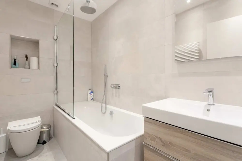 2 Bedroom Apartment in Central London