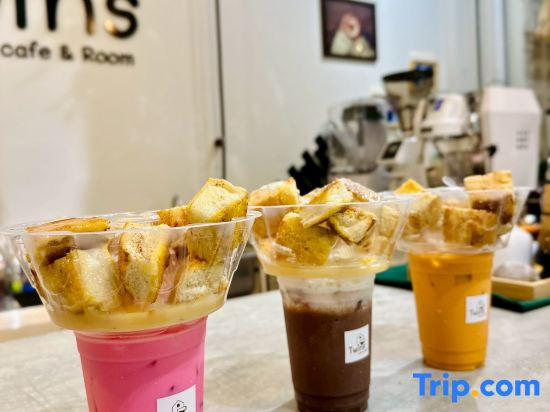 Twins cafe & Room