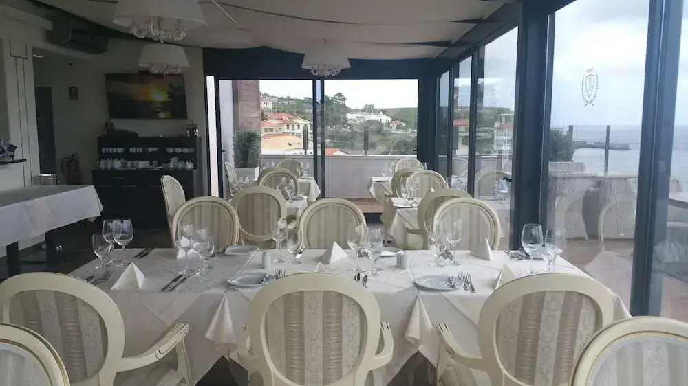 Santa Cruz Village Hotel