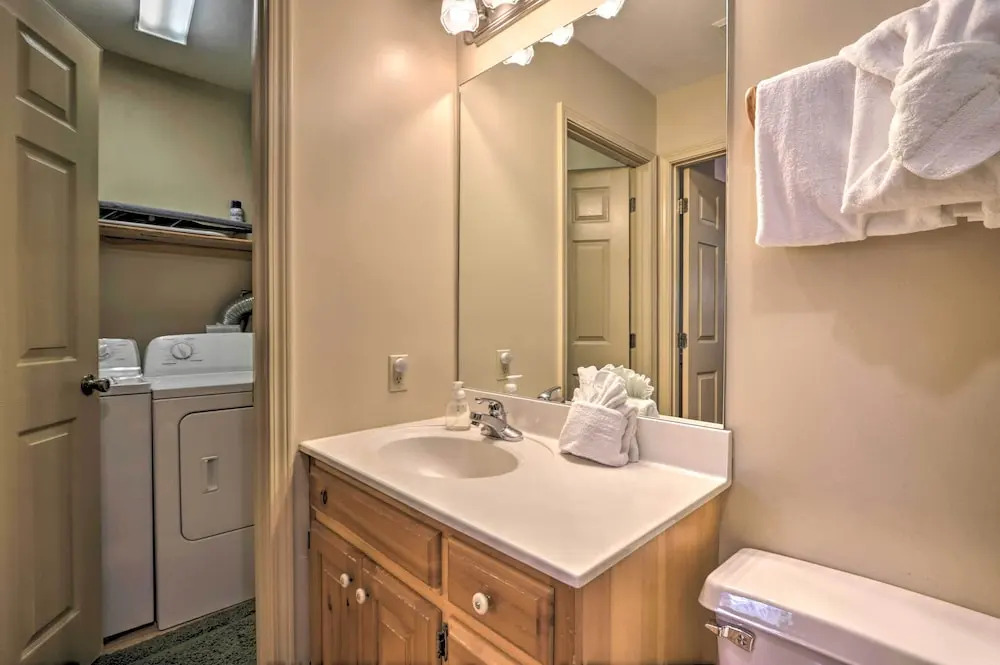 Smoky Mountain Retreat w/ Hot Tub, Arcade Games