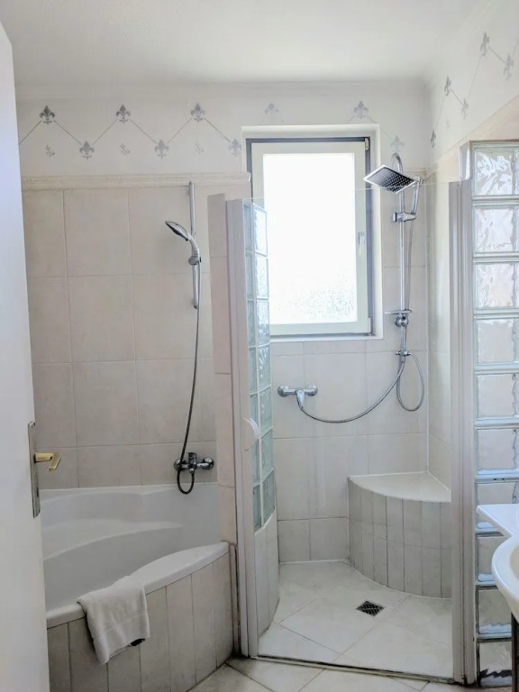 Apartmenthaus am Rhein