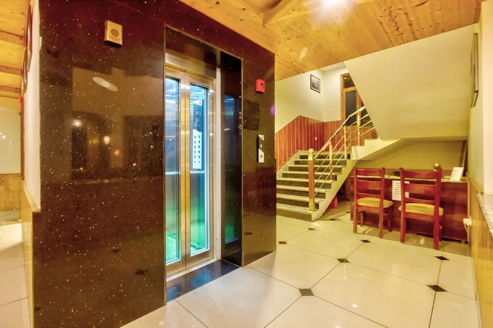 Snow Citys Montana Blues Resort Manali - Heated & Air-Cooled Stay