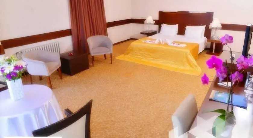 Belde Hotel and Convention Center