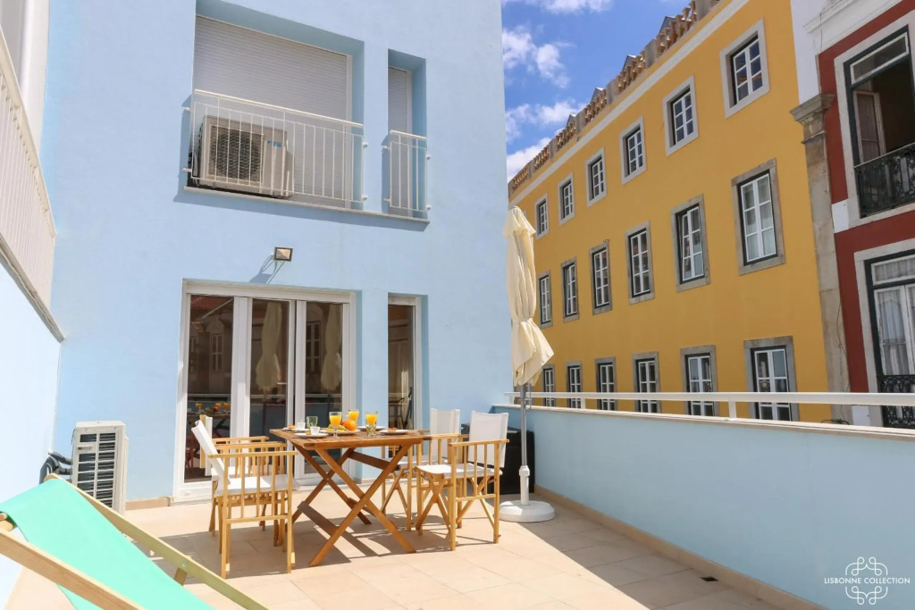 Azulejos' Charming Apartment with Terrace 2 by Lisbonne Collection