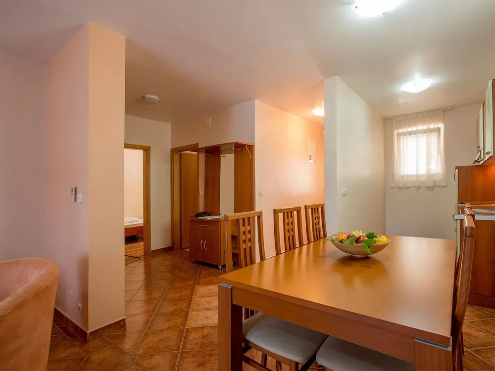 Apartment with Sea View And Ac, 12 Km From Sibenik
