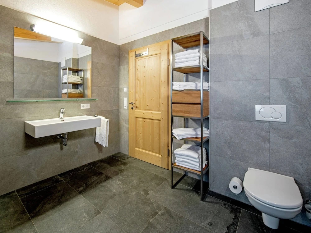 Luxurious Apartment With Sauna, Garage, Roof Terrace