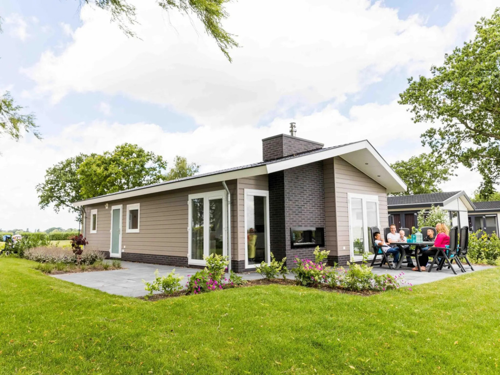 Nice chalet with dishwasher, in a holiday park in the middle of De Veluwe