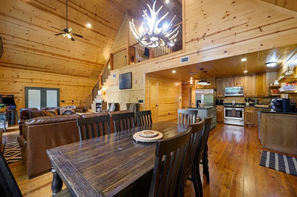 Summer Moon Lodge - For 8ppl