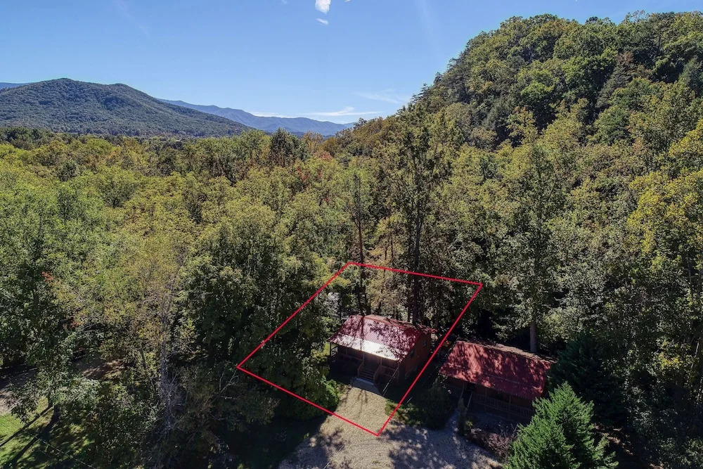 Wandering Creek - 2 Bedrooms, 1 Baths, Sleeps 6 Cabin by RedAwning