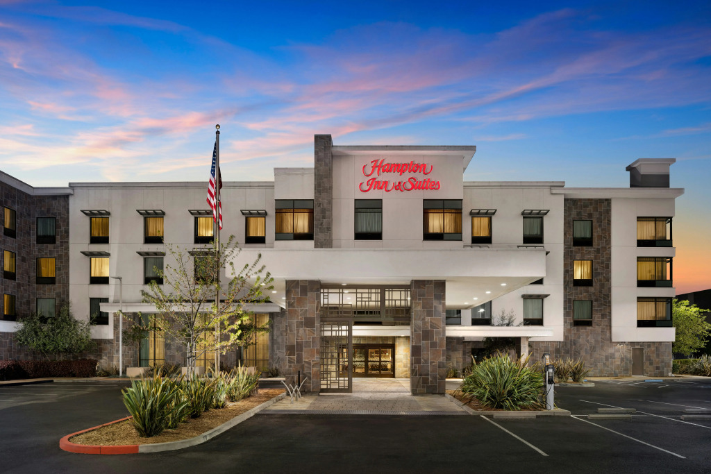 Hampton Inn & Suites - Napa, CA