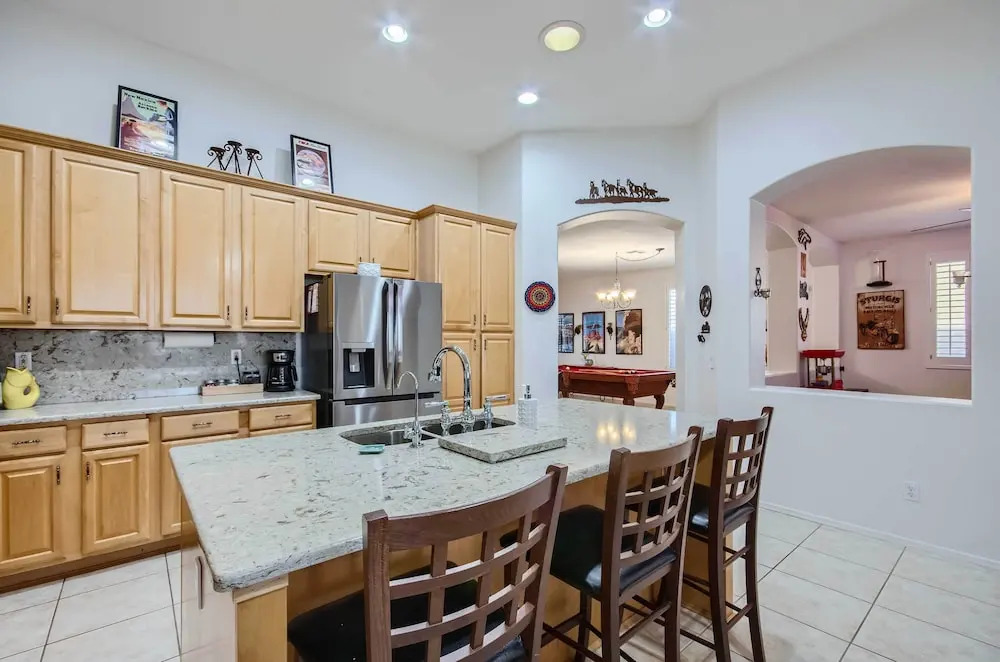 Pool Table + Bar! Family-Friendly Phoenix Retreat
