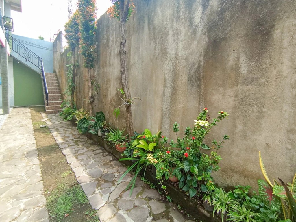 RedDoorz @ Penginapan Hello Pacitan
