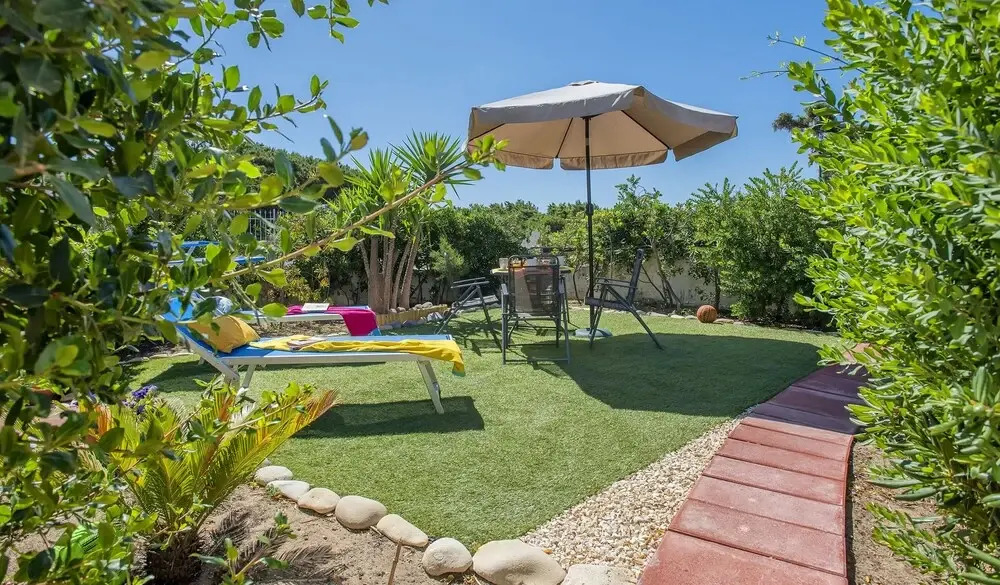 Sea View Villa for 11 People With Enclosed Park Near the Beach