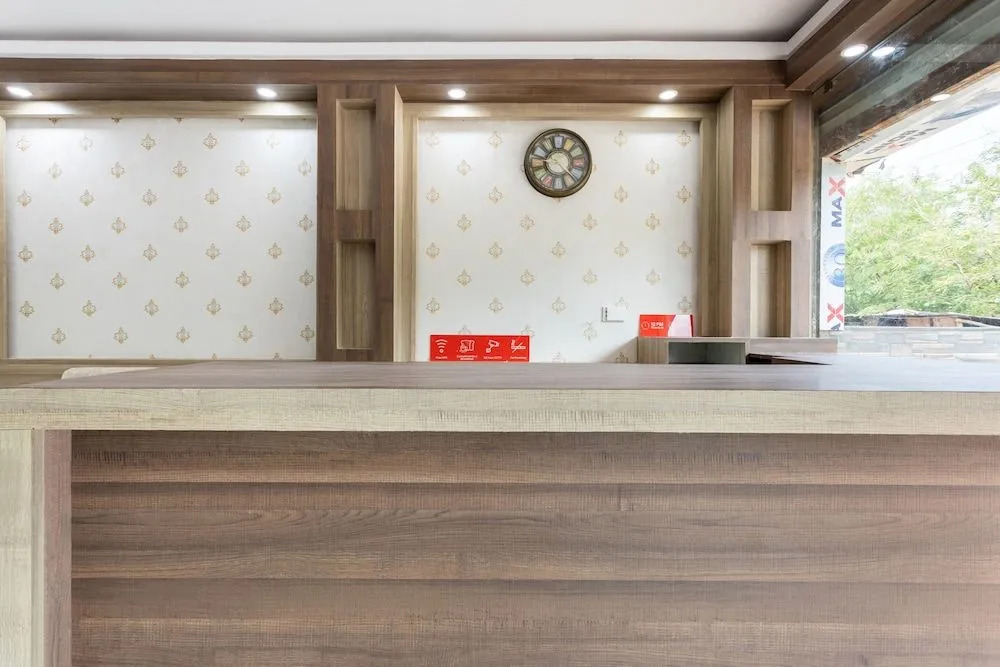 Oyo 29920 Hotel Rk Palace