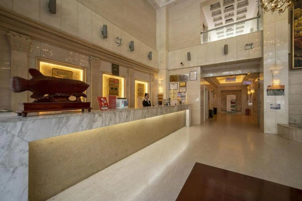 Yilong Hotel